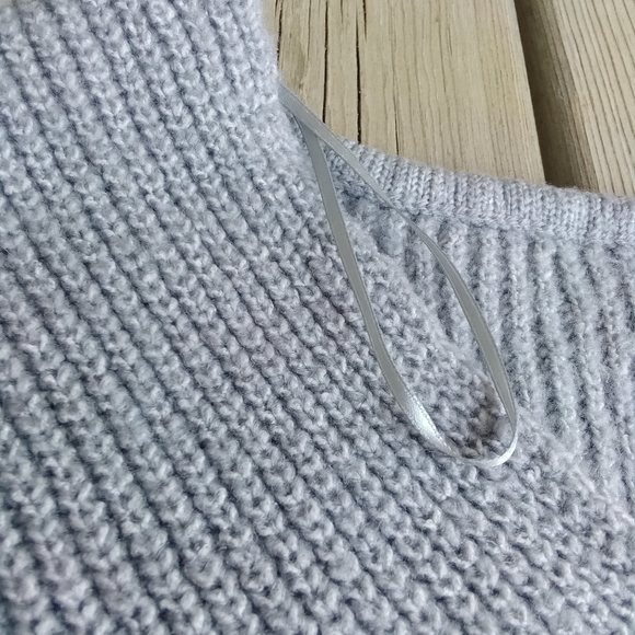 Dynamite Knit V-neck Sweater Grey Size  S - Picture 2 of 8